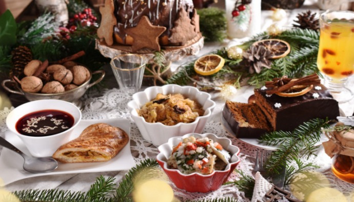 Barszcz czerwony wśród ciast